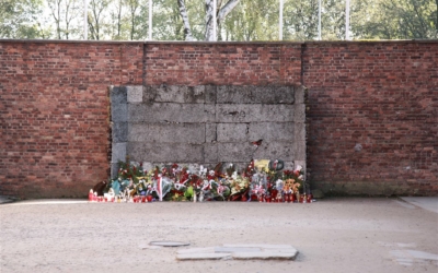 Gas chamber monument